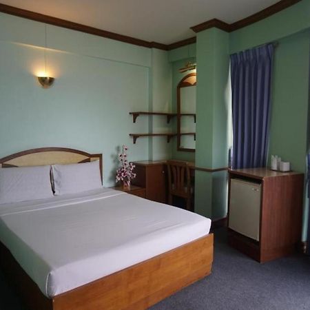 Tanaphat Hatyai Hotel Хатъяй Экстерьер фото