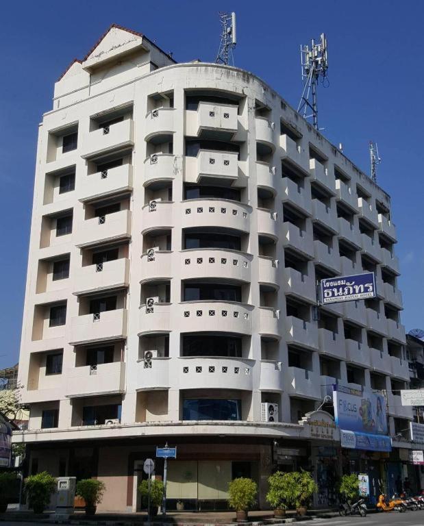 Tanaphat Hatyai Hotel Хатъяй Экстерьер фото