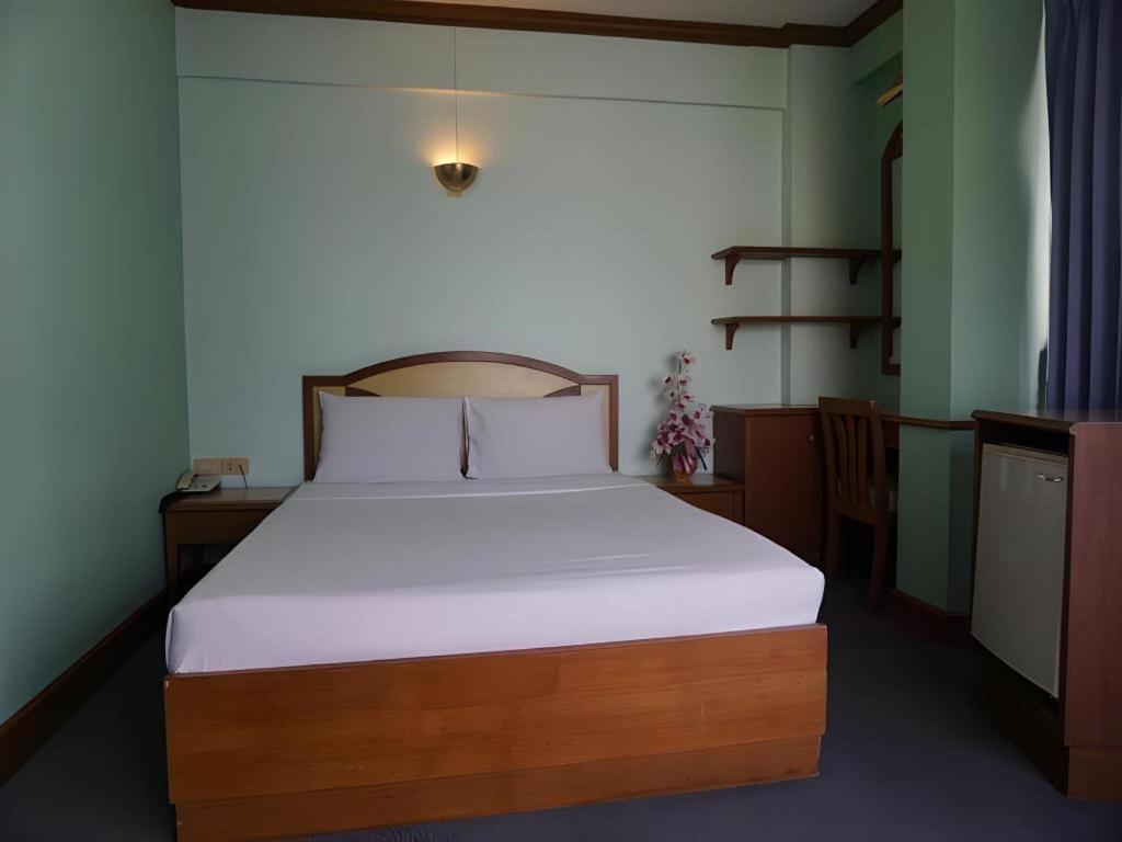 Tanaphat Hatyai Hotel Хатъяй Экстерьер фото
