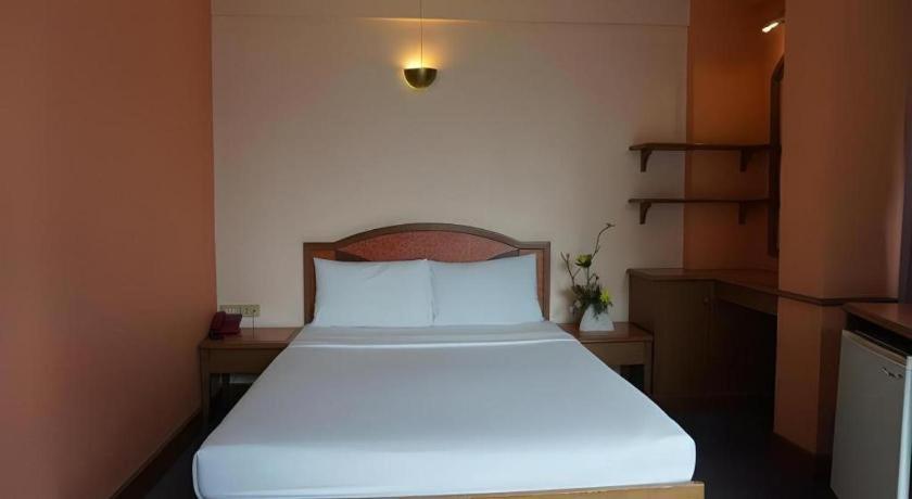 Tanaphat Hatyai Hotel Хатъяй Экстерьер фото